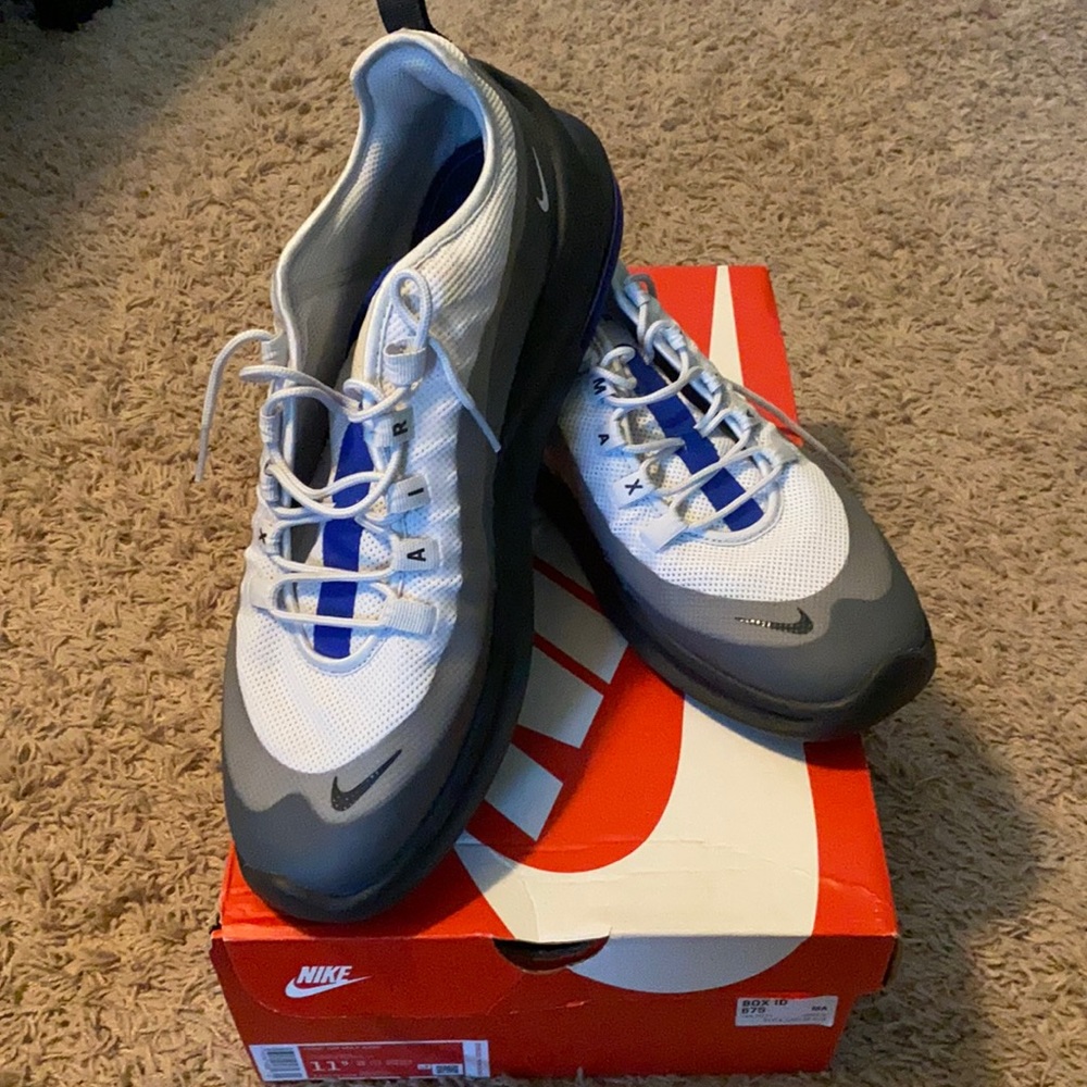 Nike Air Max Axis